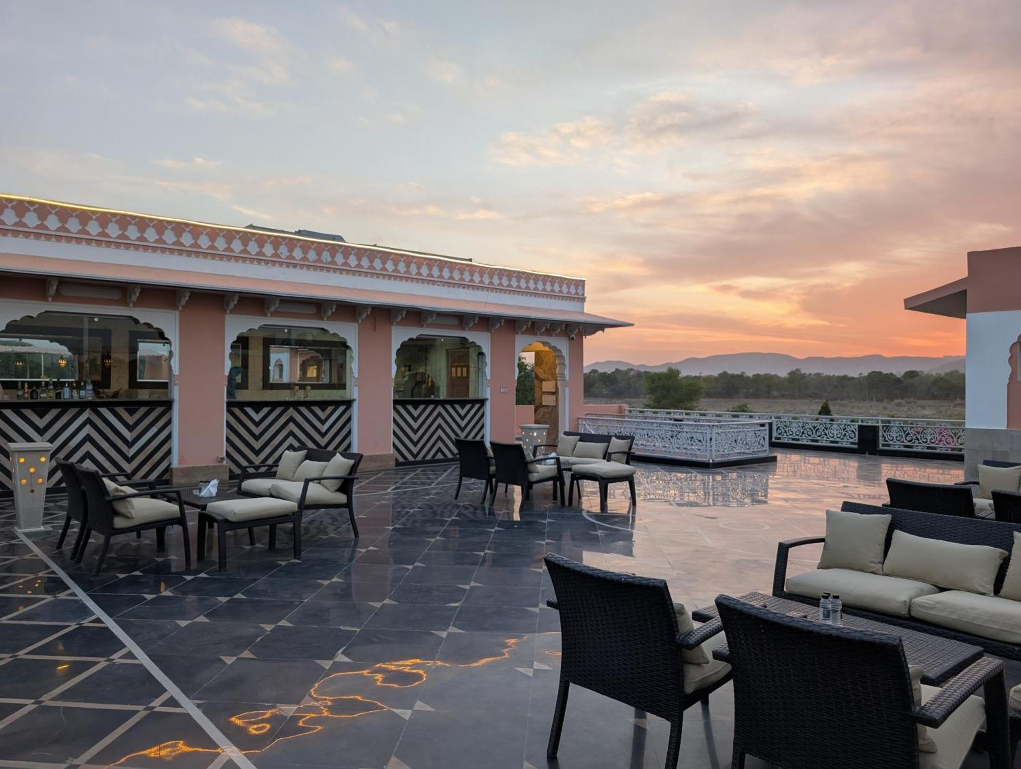 Resort Buena Vista Luxury Garden Jaipur